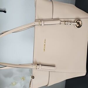 NWT Michael Kors Large Jet Set Tote Handbag Oyster